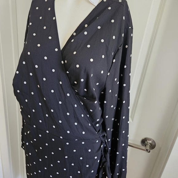Loft Black dot wrap dress - Picture 2 of 3